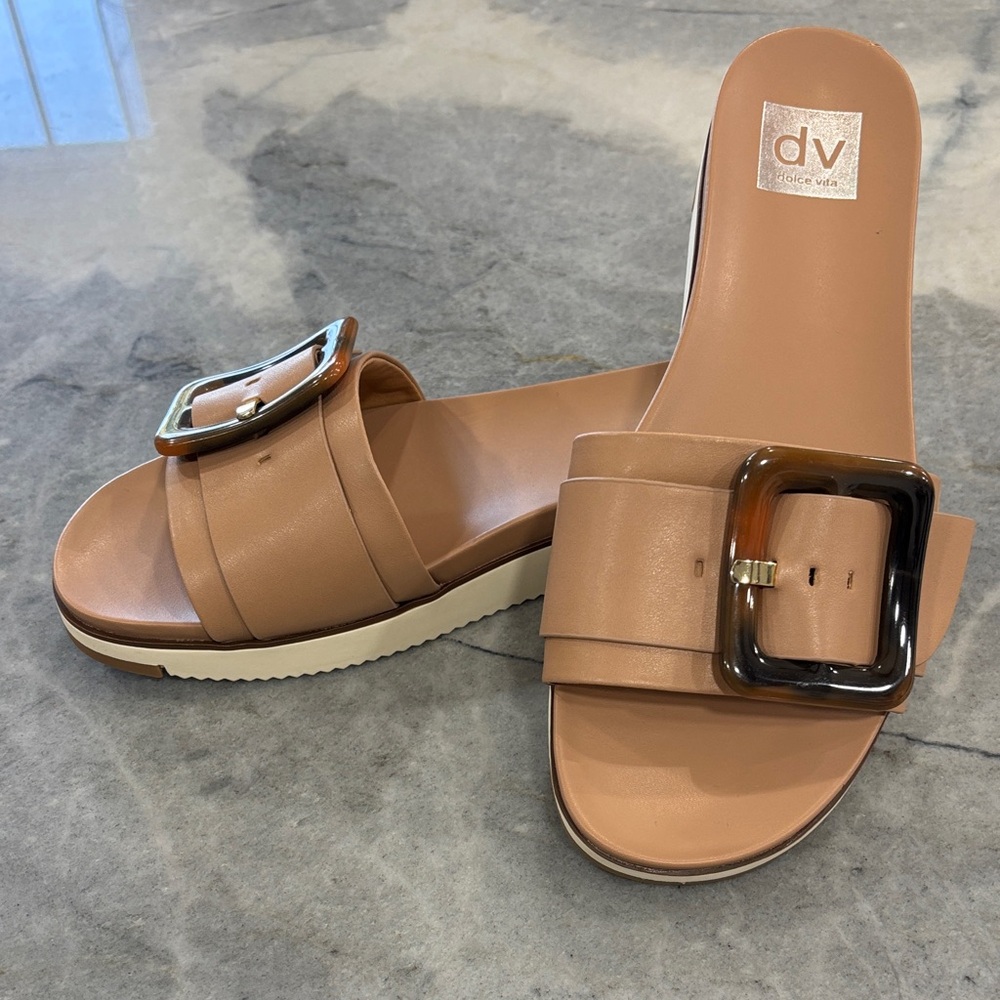 Dolce vita Cayden women’s slide size 9.5 
NWOT